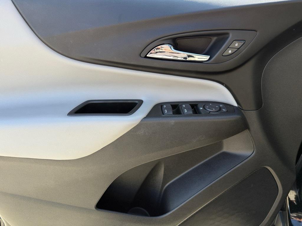 used 2024 Chevrolet Equinox car, priced at $21,533