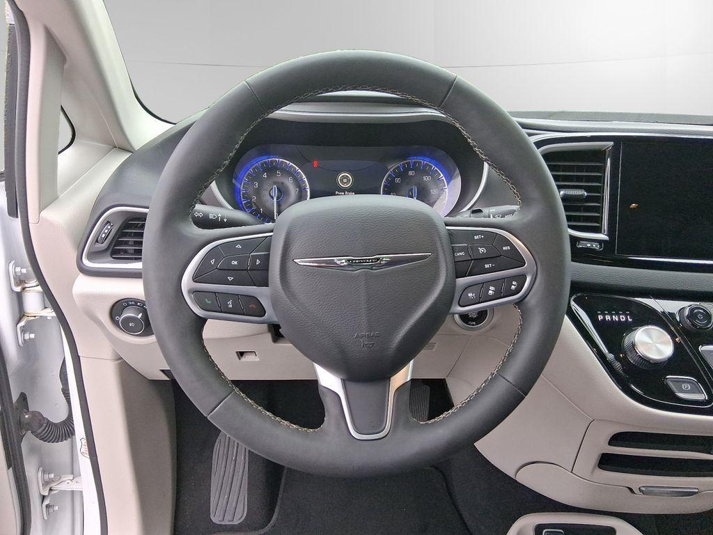 used 2023 Chrysler Pacifica car, priced at $28,456