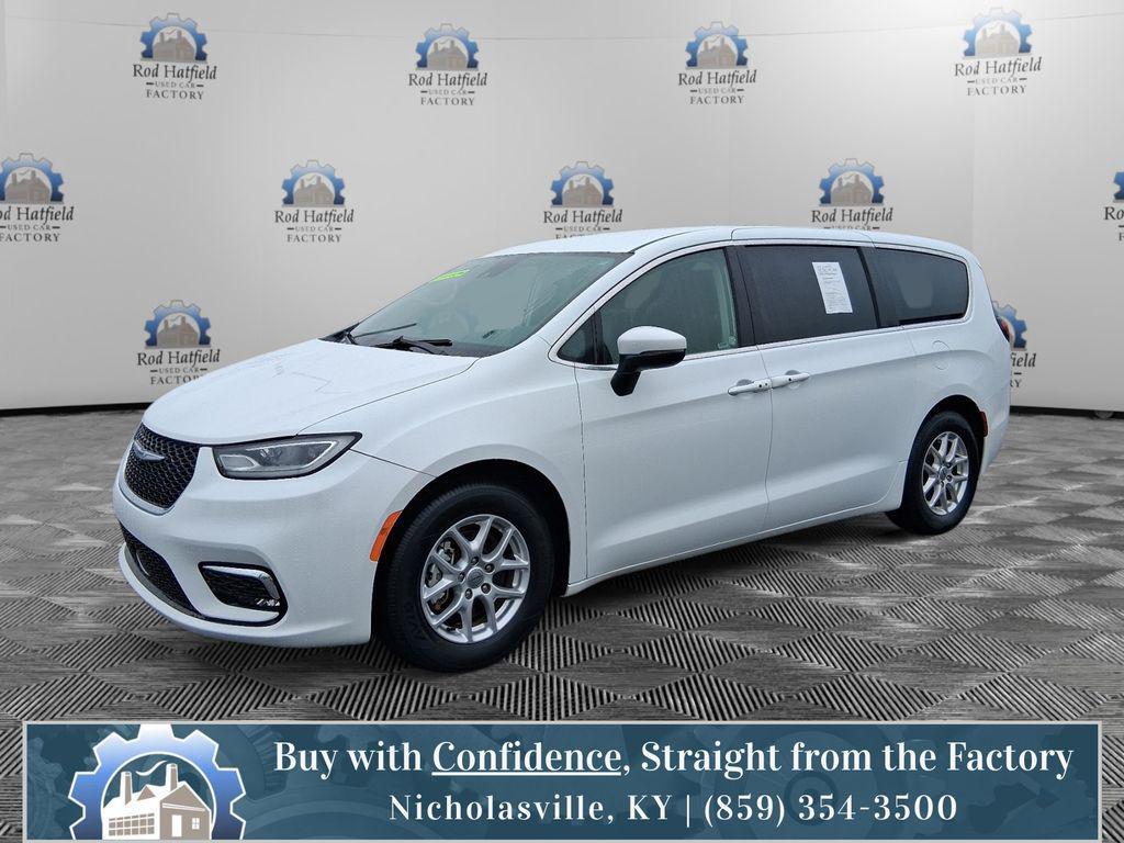 used 2023 Chrysler Pacifica car, priced at $28,456