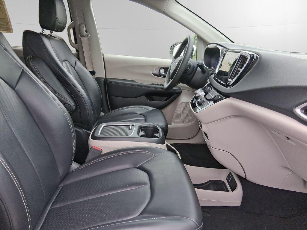 used 2023 Chrysler Pacifica car, priced at $28,456