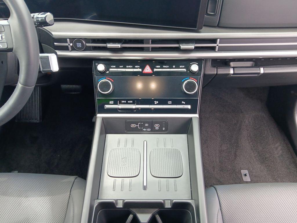 used 2025 Hyundai Santa Fe car, priced at $33,500