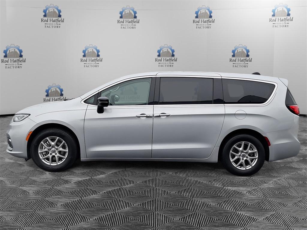 used 2024 Chrysler Pacifica car, priced at $33,787