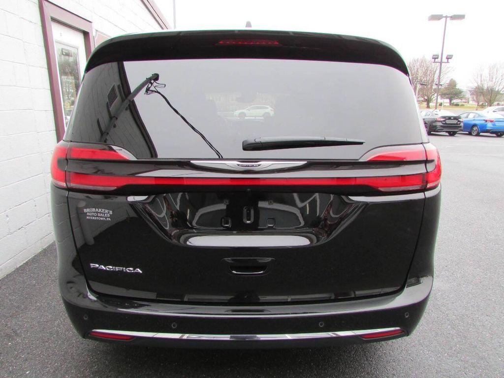 used 2025 Chrysler Pacifica car, priced at $30,900