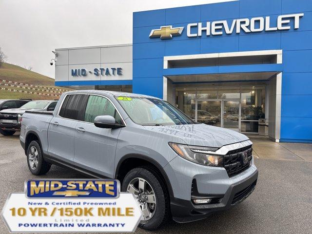 used 2025 Honda Ridgeline car, priced at $35,600