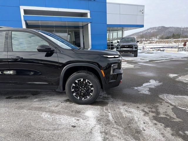 used 2025 Chevrolet Traverse car, priced at $43,870