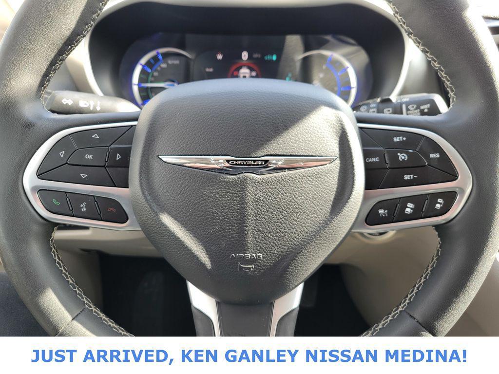 used 2024 Chrysler Pacifica Hybrid car, priced at $24,891