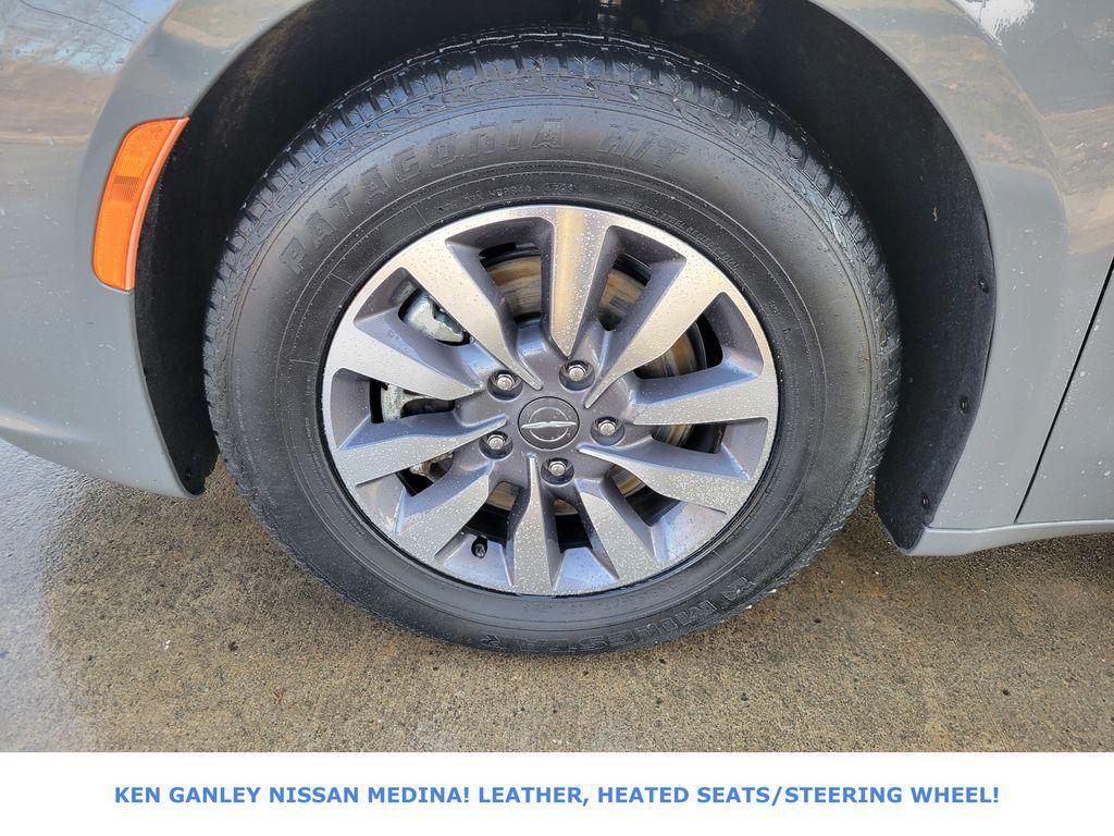 used 2023 Chrysler Pacifica Hybrid car, priced at $21,791