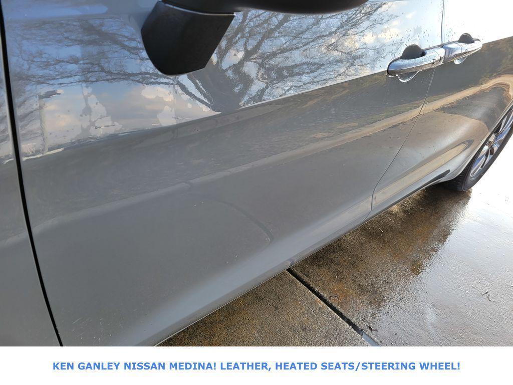 used 2023 Chrysler Pacifica Hybrid car, priced at $21,791