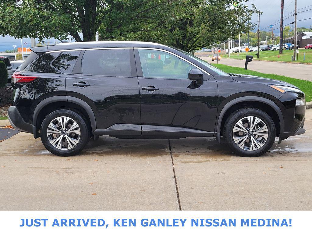 2023 Super Black Nissan Rogue