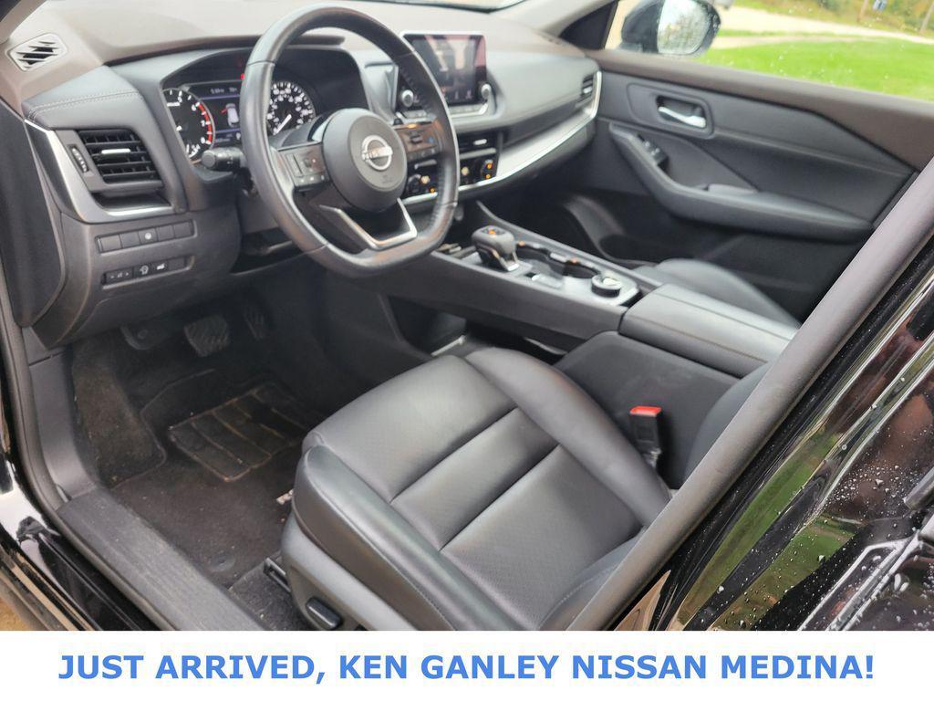 2023 Super Black Nissan Rogue