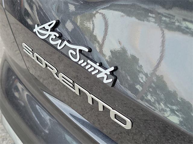 used 2023 Kia Sorento Hybrid car, priced at $30,115