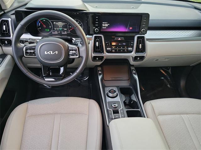 used 2023 Kia Sorento Hybrid car, priced at $30,115