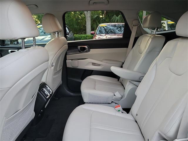 used 2023 Kia Sorento Hybrid car, priced at $30,115