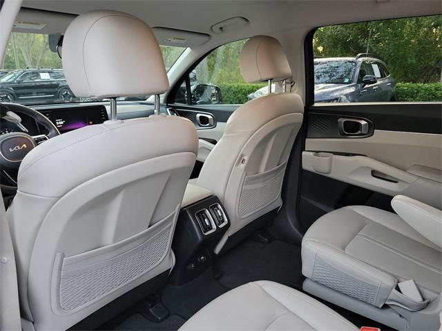 used 2023 Kia Sorento Hybrid car, priced at $30,115