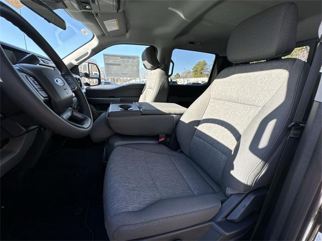 new 2025 Ford F-250 car, priced at $64,924