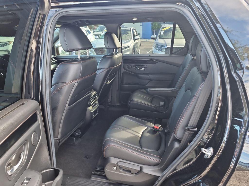 used 2025 Honda Pilot car, priced at $38,254