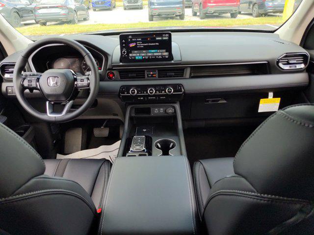new 2025 Honda Pilot car, priced at $45,563