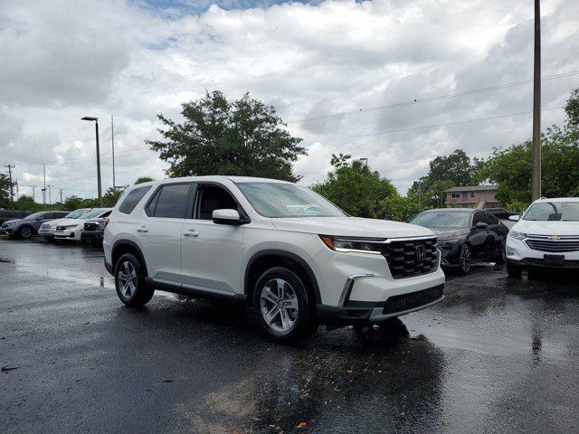 new 2025 Honda Pilot car, priced at $45,563