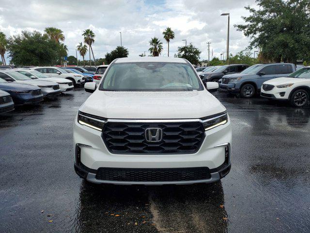 new 2025 Honda Pilot car, priced at $45,563