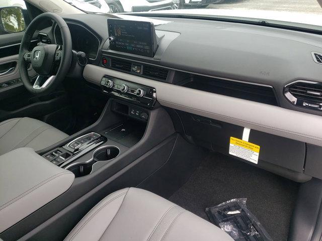 new 2025 Honda Pilot car, priced at $48,046