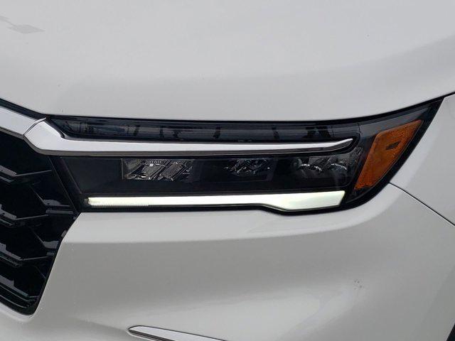 new 2025 Honda Pilot car, priced at $48,046