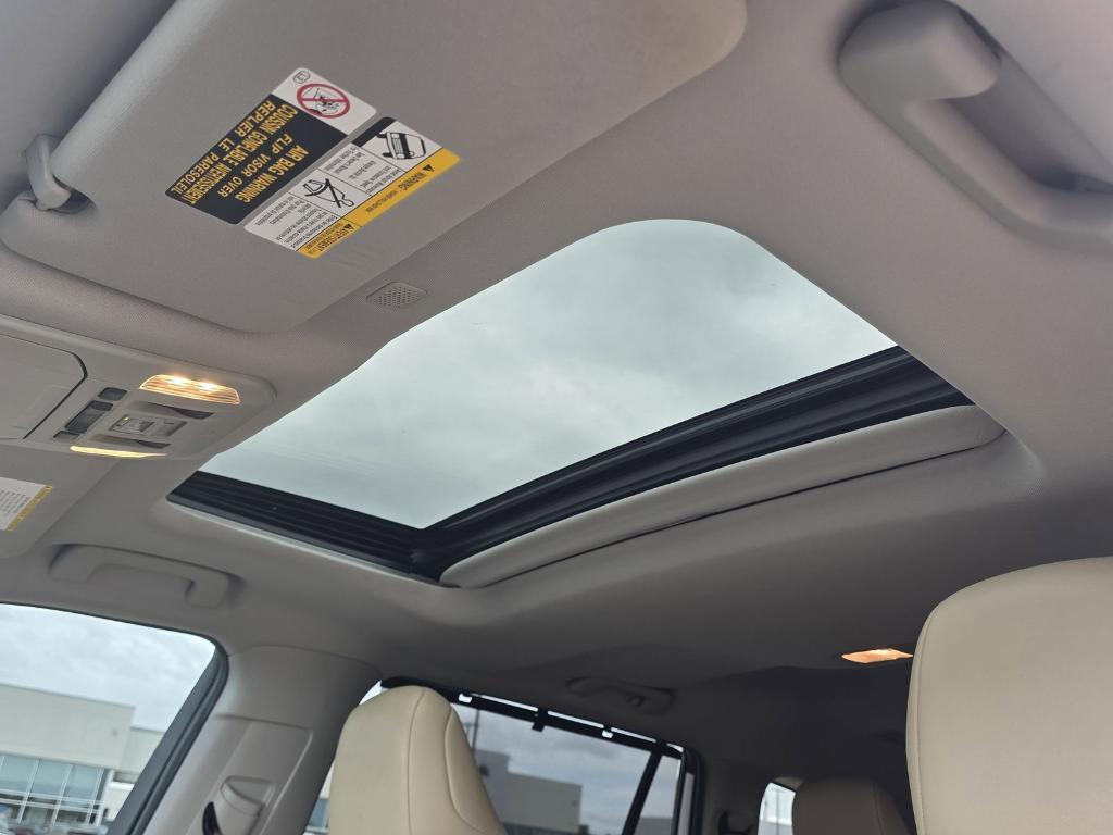 used 2022 Toyota Highlander car, priced at $30,876