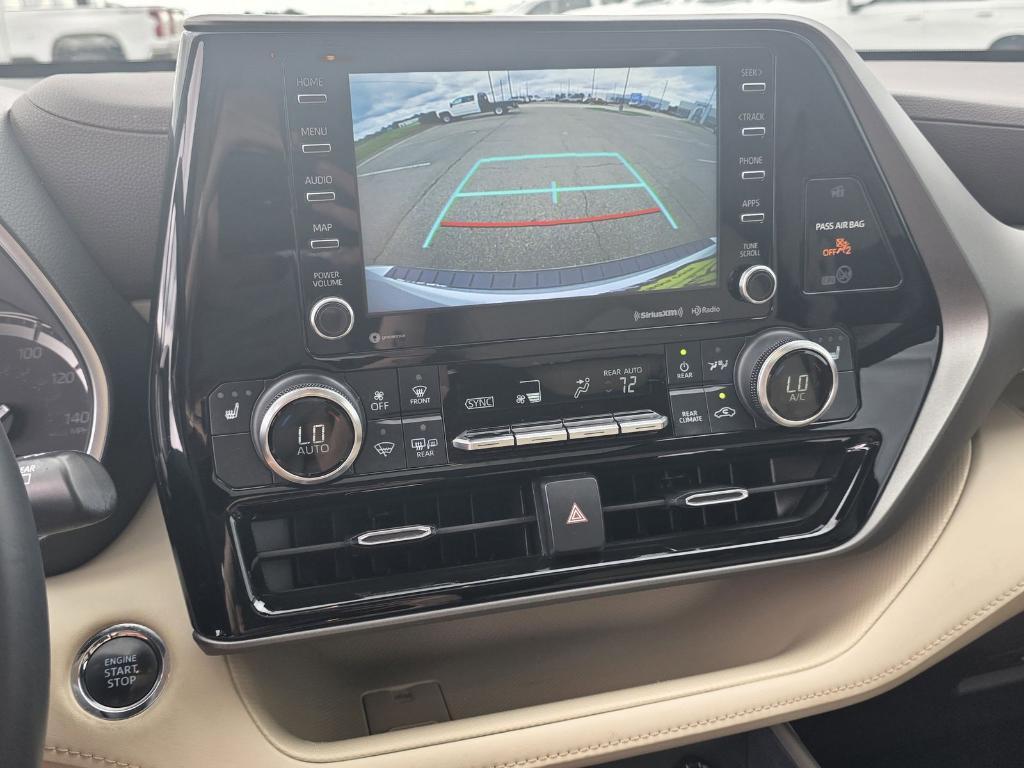 used 2022 Toyota Highlander car, priced at $30,876