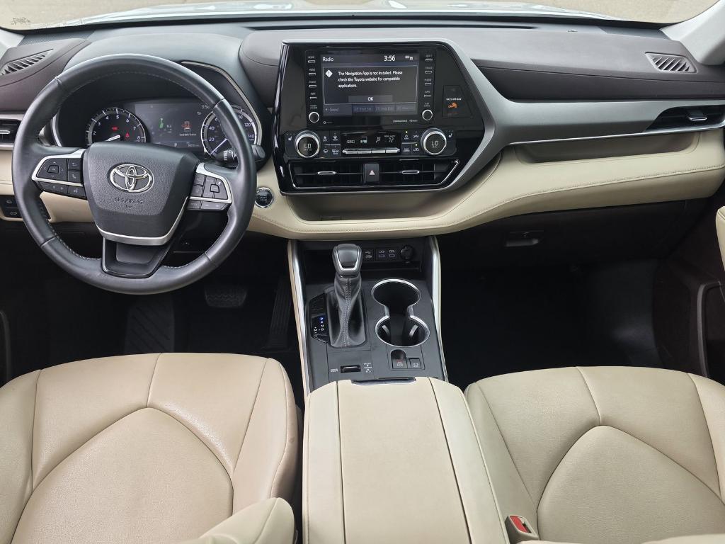 used 2022 Toyota Highlander car, priced at $30,876