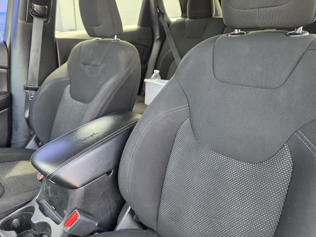 used 2021 Jeep Cherokee car, priced at $11,127