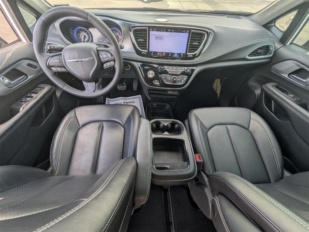 used 2024 Chrysler Pacifica car, priced at $29,876