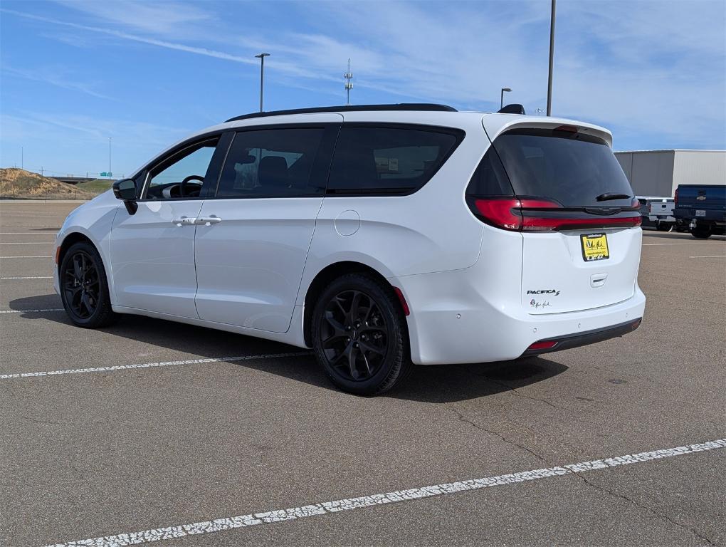 used 2024 Chrysler Pacifica car, priced at $29,430