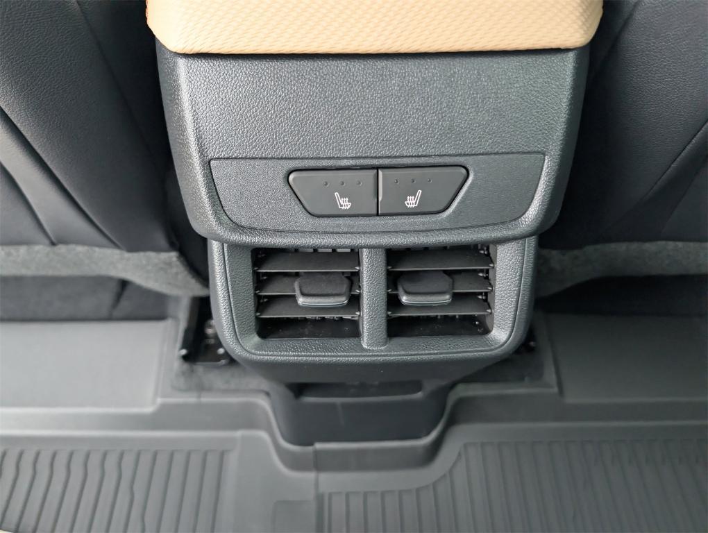 new 2026 Chevrolet Equinox car, priced at $35,432