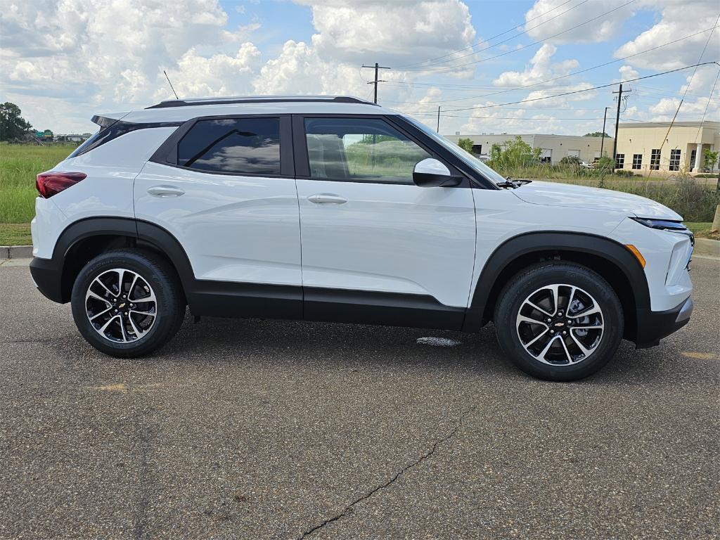 new 2026 Chevrolet TrailBlazer car, priced at $25,432