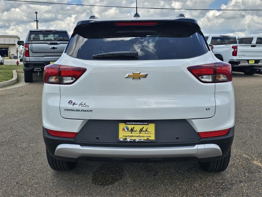 new 2026 Chevrolet TrailBlazer car, priced at $25,432