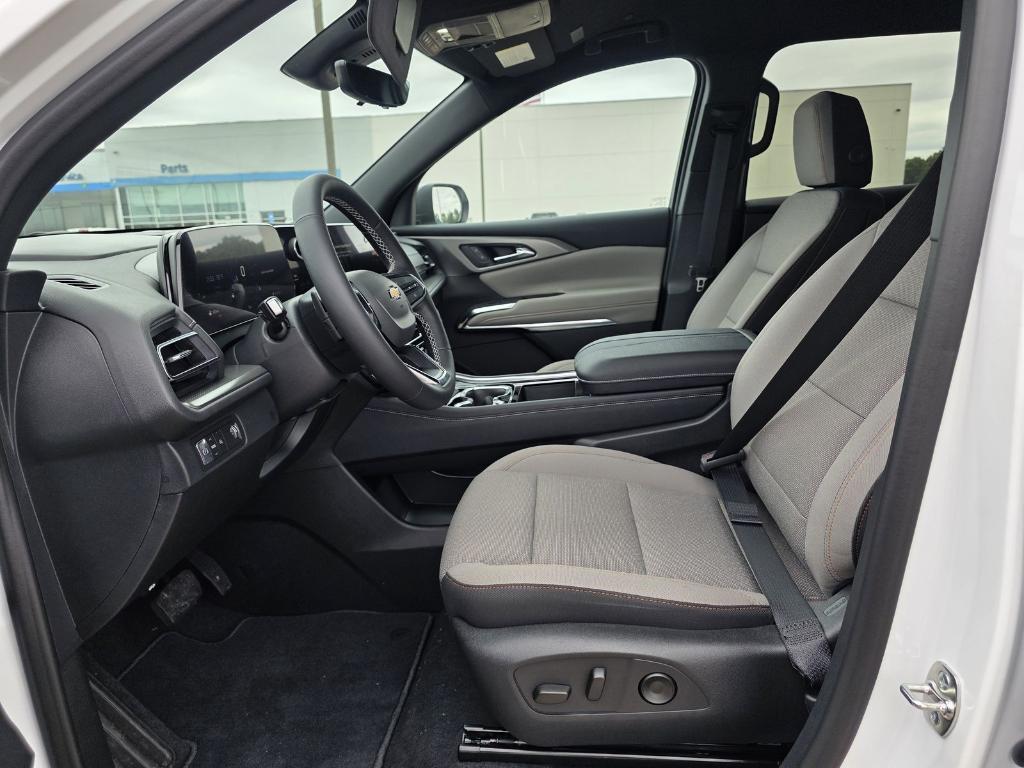 new 2026 Chevrolet Traverse car, priced at $41,562