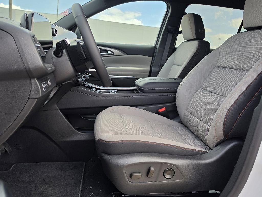 new 2026 Chevrolet Traverse car, priced at $40,654
