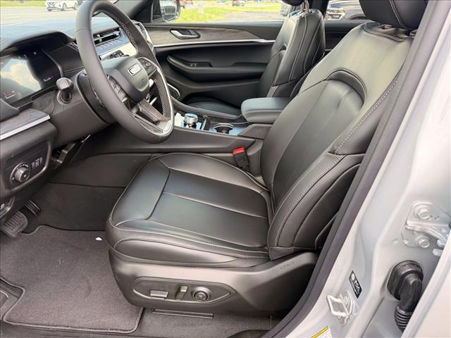 new 2026 Jeep Grand Cherokee car, priced at $48,969