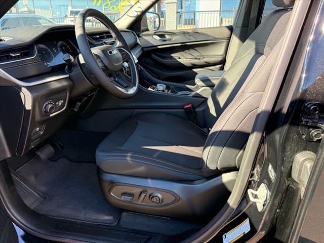 used 2025 Jeep Grand Cherokee car, priced at $42,587