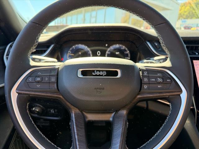 new 2025 Jeep Grand Cherokee car, priced at $45,996