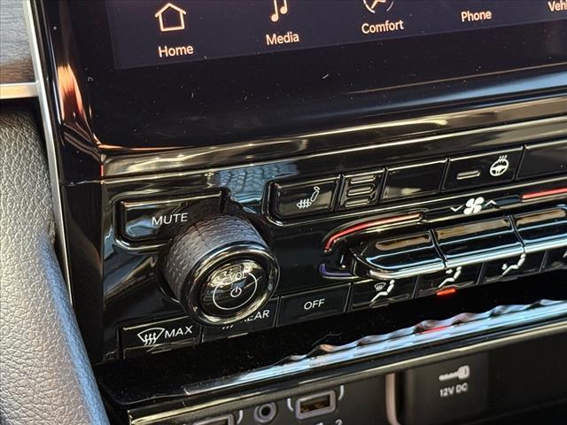 new 2025 Jeep Grand Cherokee car, priced at $45,996