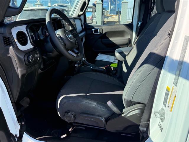 new 2025 Jeep Gladiator car, priced at $47,293