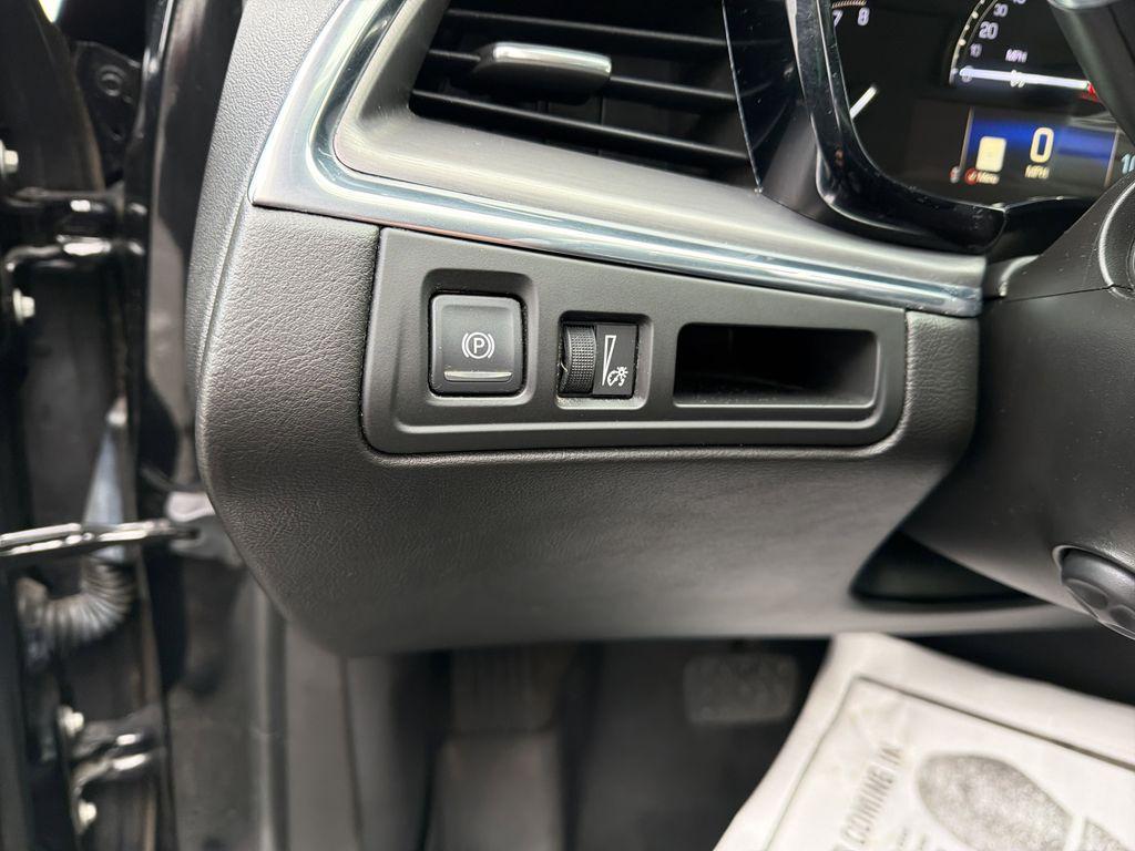 used 2018 Cadillac XT5 car, priced at $15,456