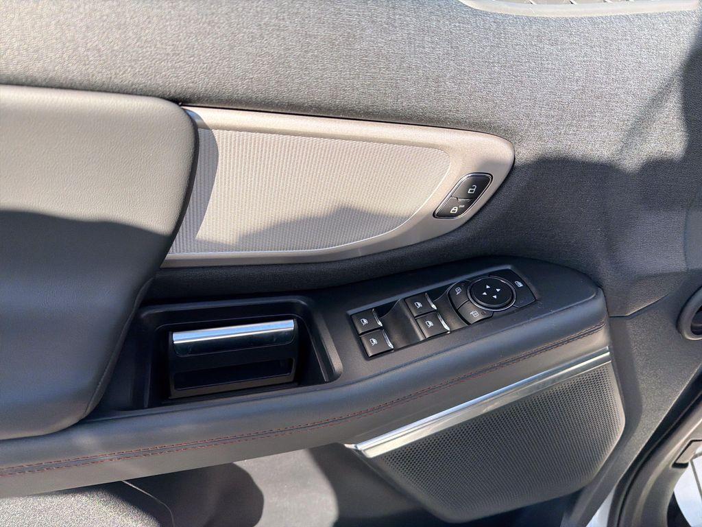 used 2025 Ford Expedition car, priced at $55,894