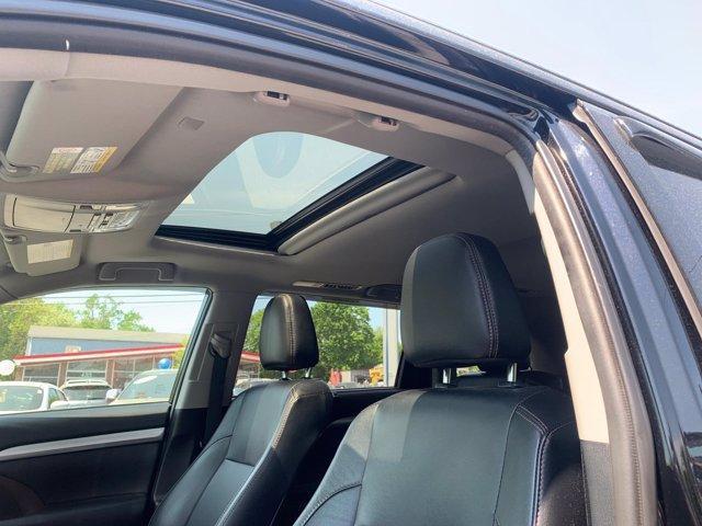 used 2019 Toyota Highlander car, priced at $25,977