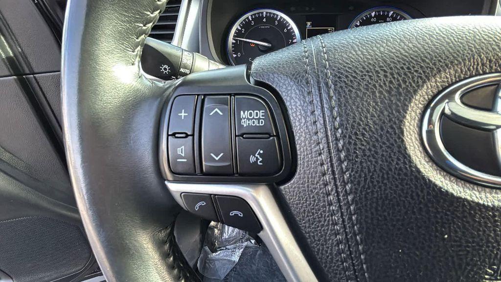 used 2019 Toyota Highlander car, priced at $26,477