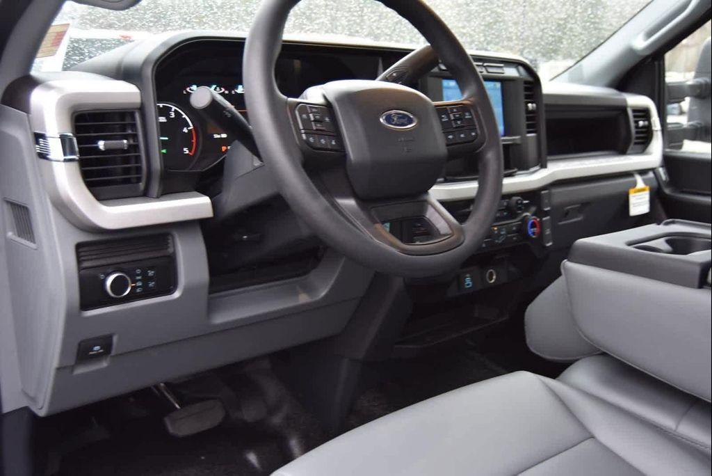 new 2024 Ford F-350 car, priced at $72,689