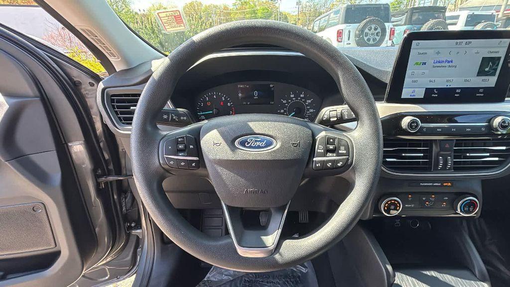 used 2022 Ford Escape car, priced at $21,296