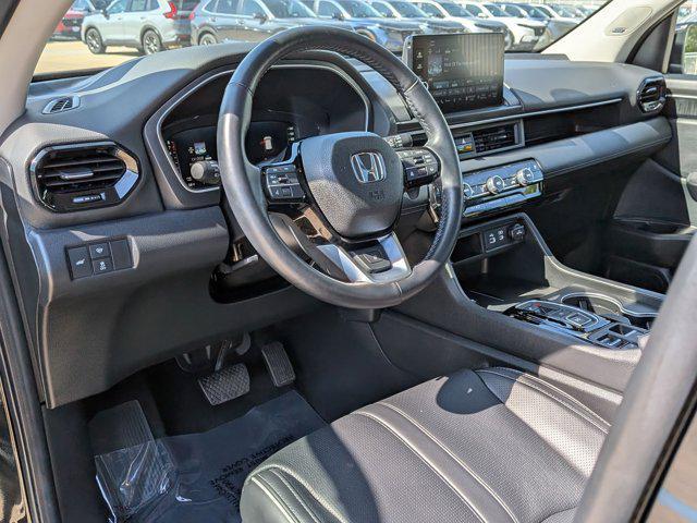 used 2025 Honda Pilot car, priced at $50,407