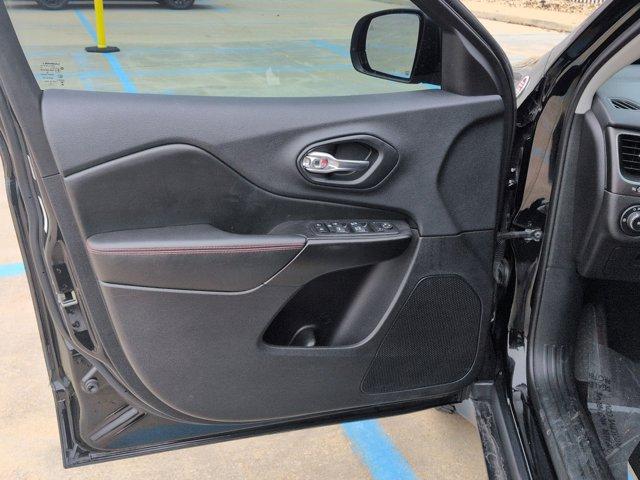 used 2019 Jeep Cherokee car, priced at $17,495