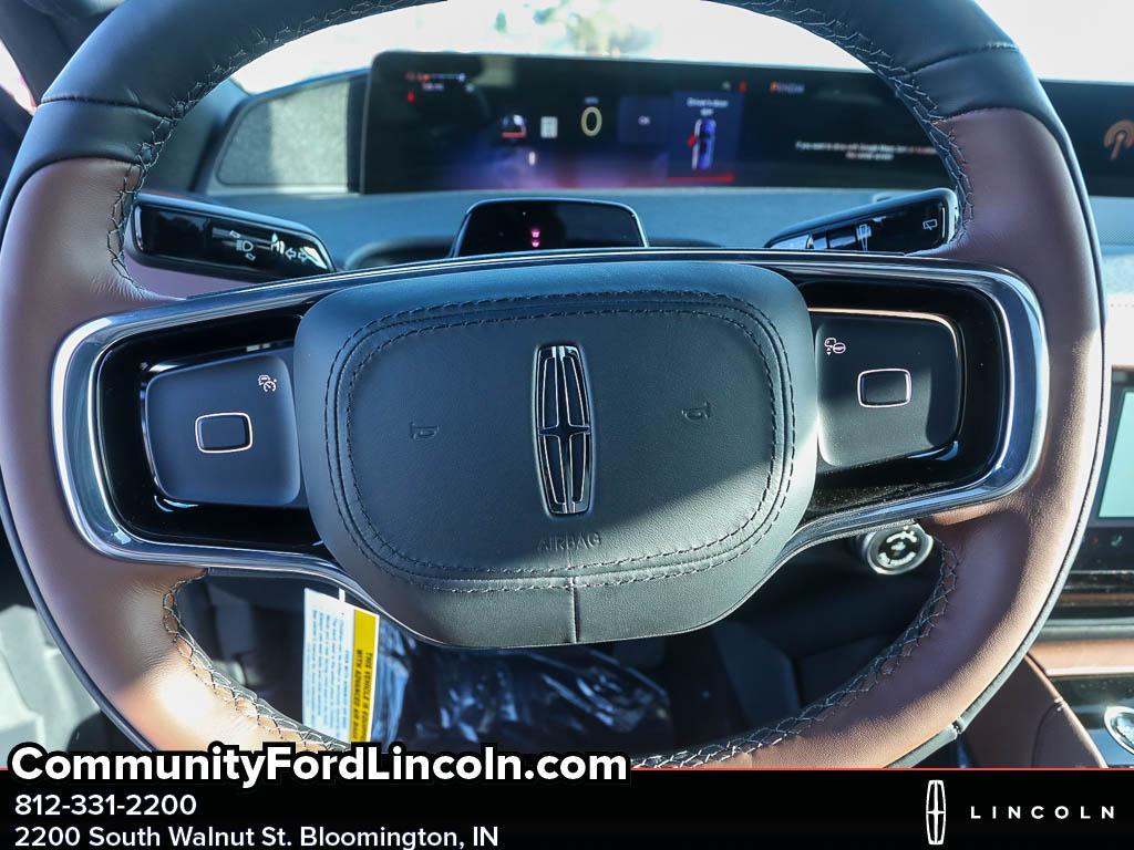 new 2025 Lincoln Navigator car, priced at $102,013